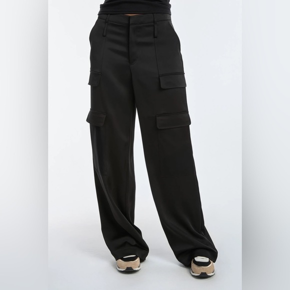 Noli Pants - NWOT Noli Milan Satin Cargo Pant Black Streetwear Athleisure Casual Women’s 10